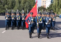 空軍院校兵怎么樣 有沒有去空軍第一航空學(xué)院當(dāng)兵的人，空軍地勤。能不能跟我說說那里怎么樣，管理嚴(yán)嗎？兩年回來能干什么